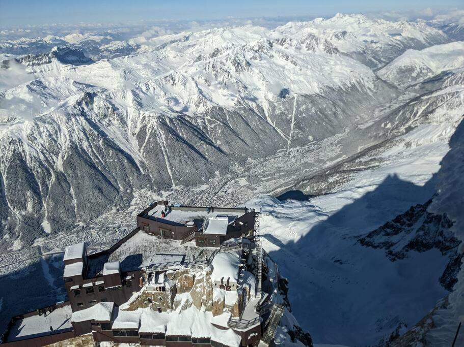Chalet L'Ilet Ensoleille /Sunny Island Chalet Chamonix Extérieur photo